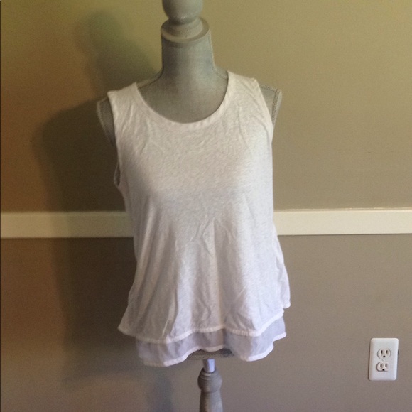 GAP Tops - White fly away back sleeveless top
